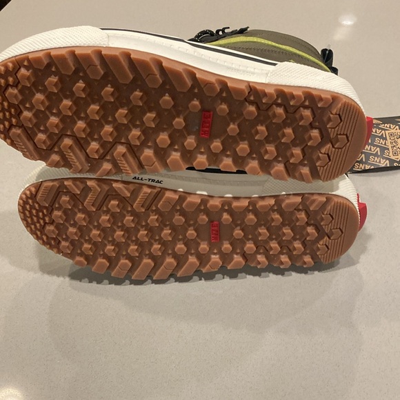 Vans MTE Sk8-Hi Gore-Tex Insulated Shoe Size 10.5 NWT - Picture 9 of 9